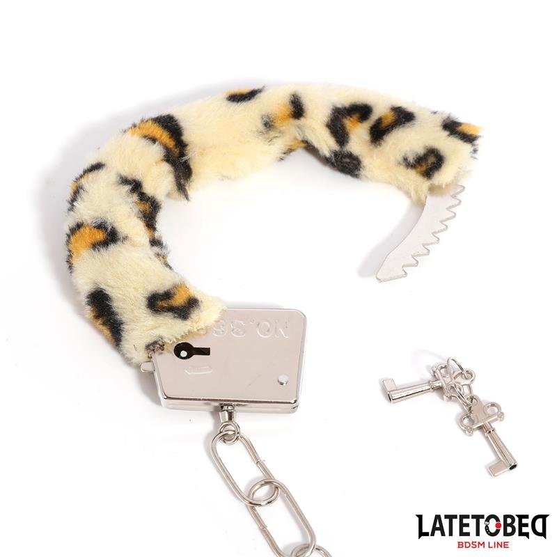 Esposas de Metal Furry con Pelo Animal Print Leopardo - Imagen 3